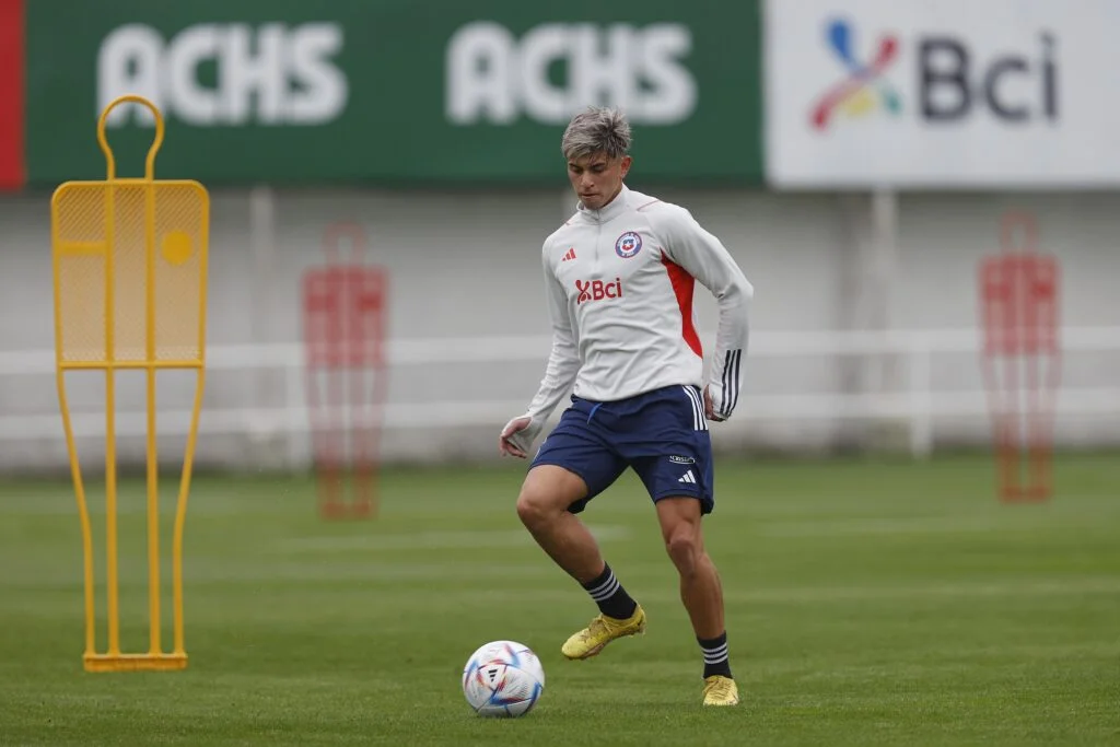 MAXI GUERRERO ES DE SELECCIÓN: LAS PRIMERAS IMÁGENES DEL DELANTERO GRANATE EN JUAN PINTO DURÁN