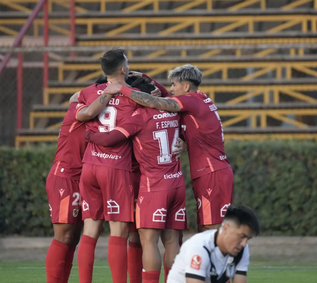 DEPORTES LA SERENA SE CONSAGRA COMO LIDER CON UNA CONTUNDENTE VICTORIA ANTE SANTIAGO MORNING